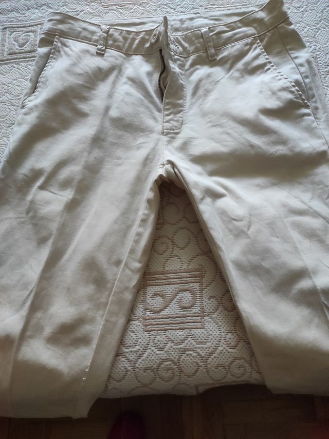 Pantalón chino chico