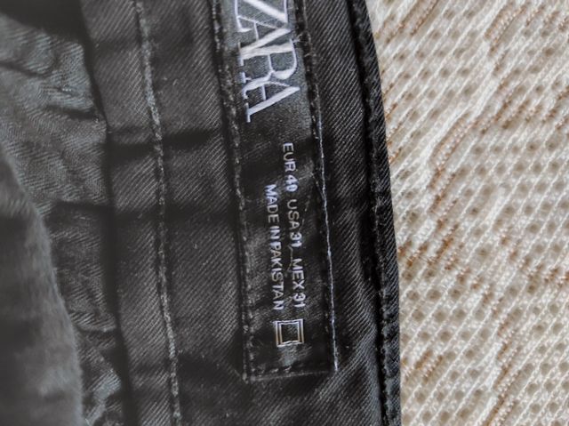 Pantalón chino chico