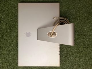 Monitor Apple Cinema HD Display