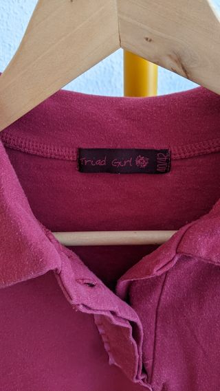 Bonito polo color cereza