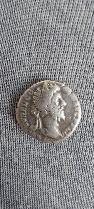 Denario  Comodo. Imperio Romano.