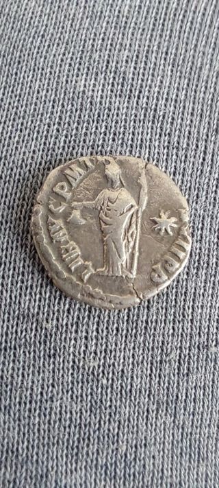 Denario  Comodo. Imperio Romano.