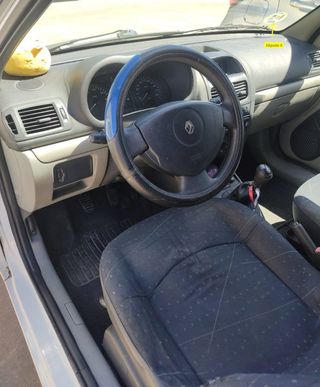 Vendo Renault Clio 2003 1.2 en muy buen estado