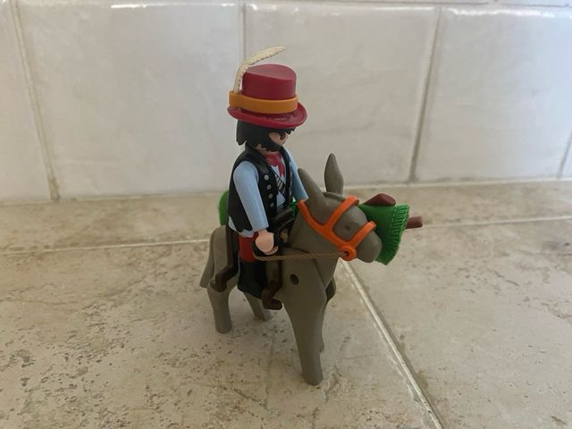 Playmobil contrabandista armas
