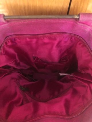 Bolso serraje color buganvilla.