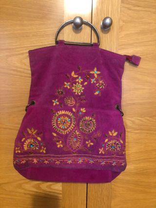 Bolso serraje color buganvilla.