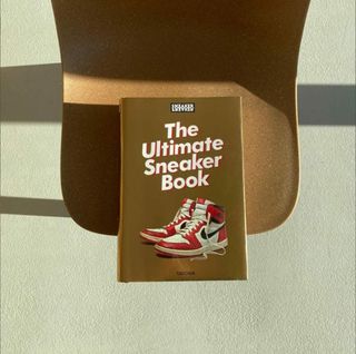 Livro “The Ultimate Sneaker Book”