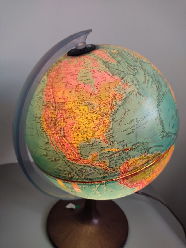 Globo terráqueo con luz. vintage