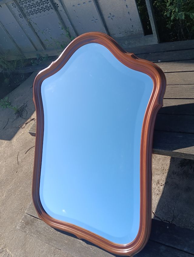 Espejo Pared Con Marco en Madera.