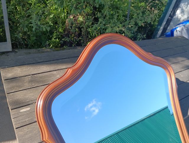 Espejo Pared Con Marco en Madera.