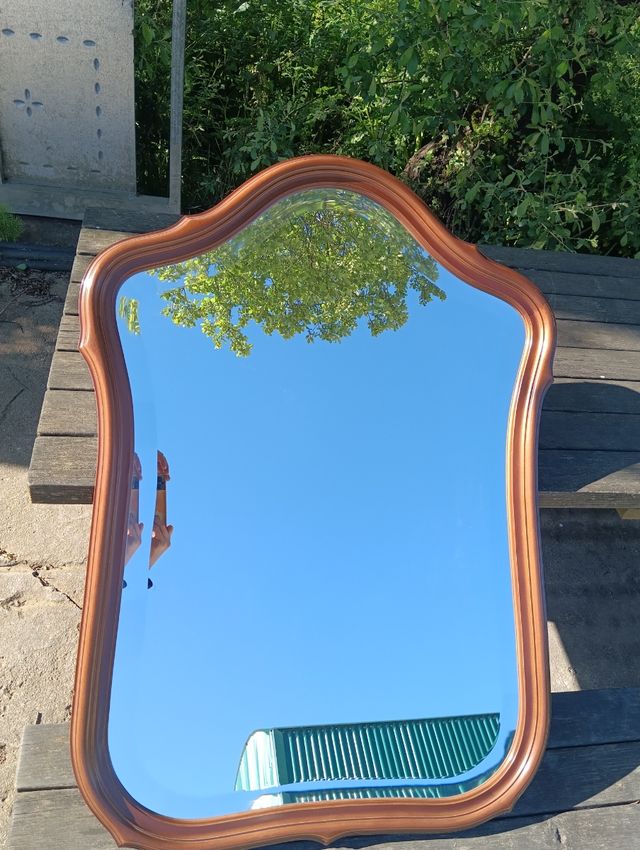 Espejo Pared Con Marco en Madera.