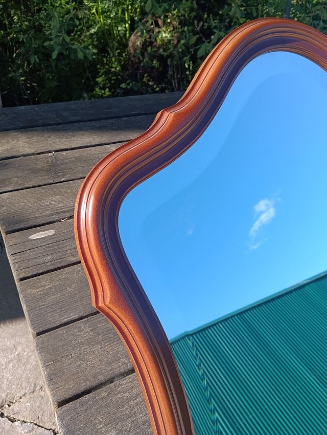 Espejo Pared Con Marco en Madera.