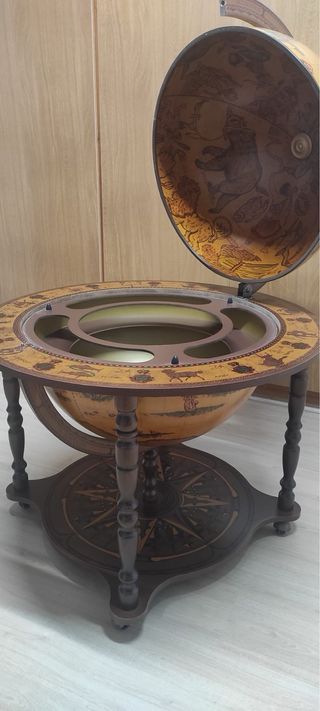 Mueble Bar. Mini Bar. Bola del Mundo