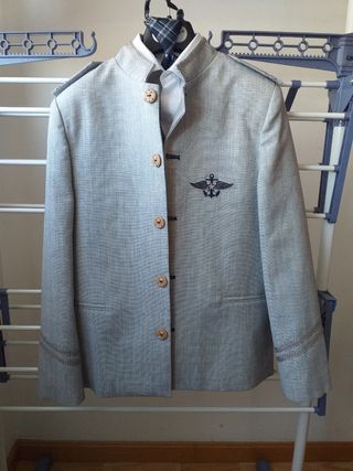 Traje d comunión o d vestir.