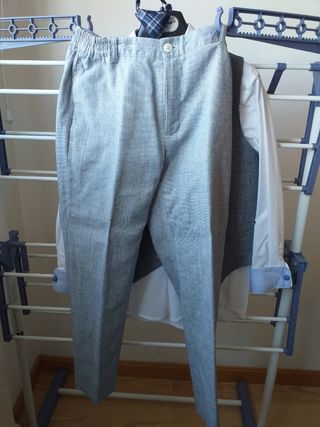Traje d comunión o d vestir.