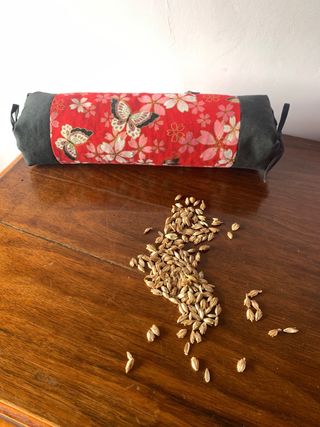 Makura in stile giapponese con farfalle