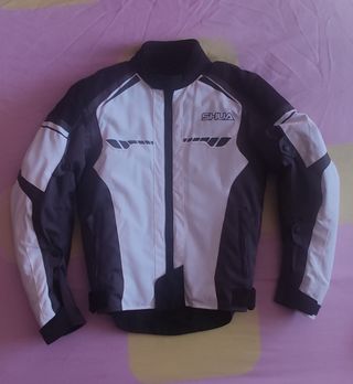 Conjunto chaqueta y guantes para moto
