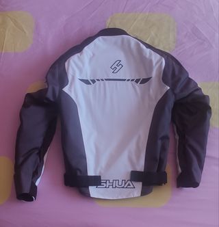 Conjunto chaqueta y guantes para moto