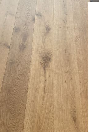 Tarima roble espiga o punta hungria con barniz