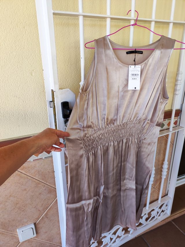 Vestido mujer con su etiqueta