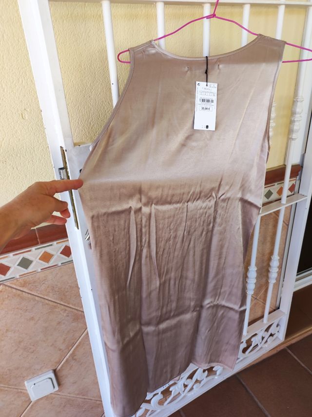 Vestido mujer con su etiqueta