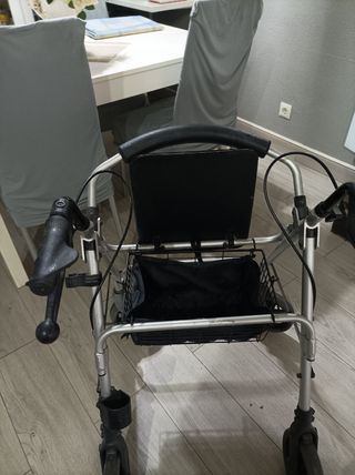 Tacataca de ancianos de 4ruedas 