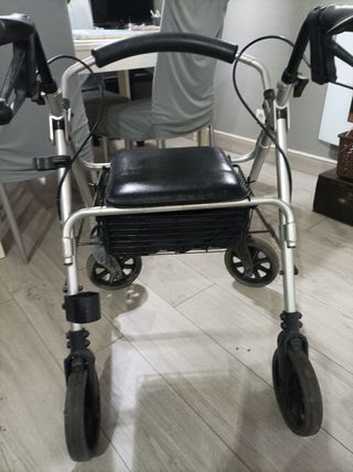 Tacataca de ancianos de 4ruedas 