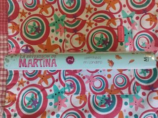 Mochila con dos libros de Martina