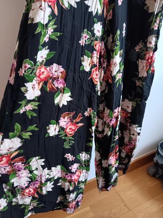 Mono de flores de verano