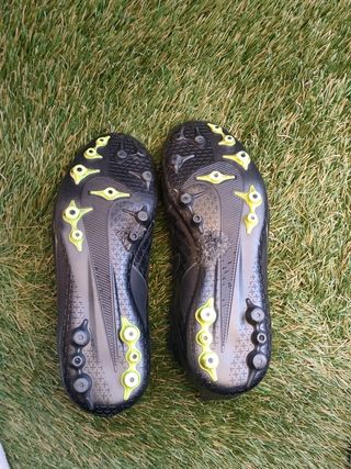 Botas de tacos futbol niño