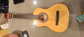 Guitarra Española intacta