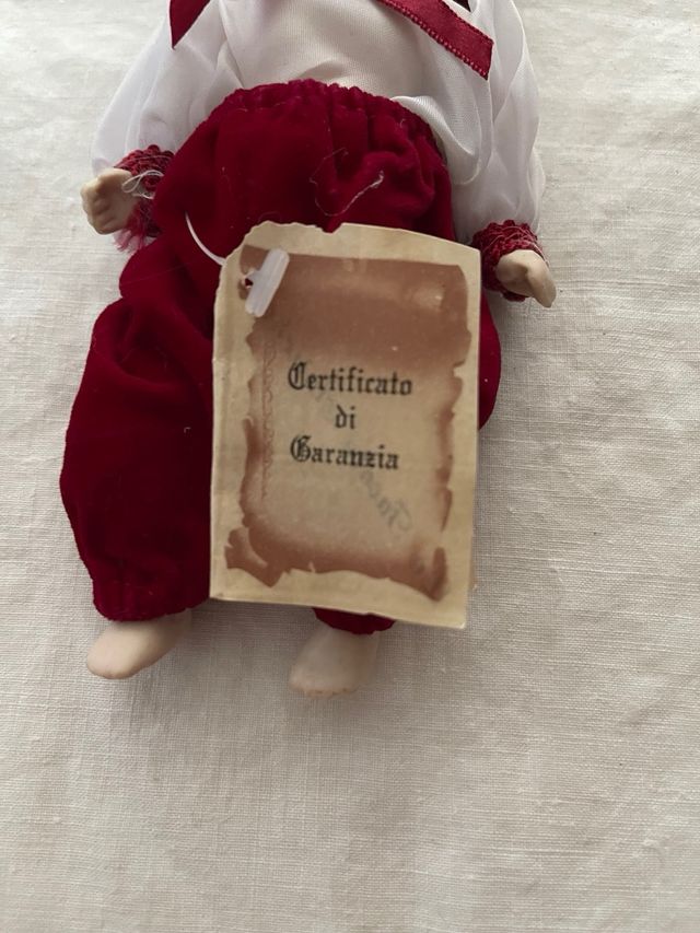 Le favole antiche bambolo in fine porcellana