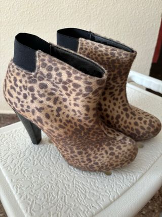 Botines de tacon alto color print talla 38