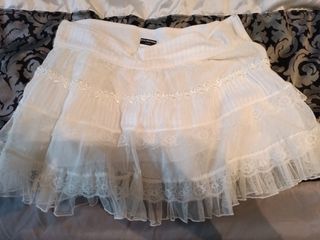 Falda bordada bon tul