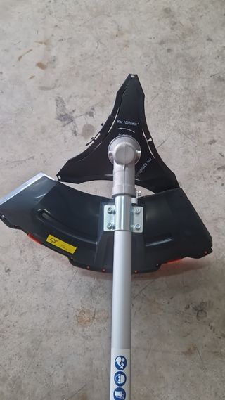 Desbrozadora  ANOVA 63CM³ D63BA