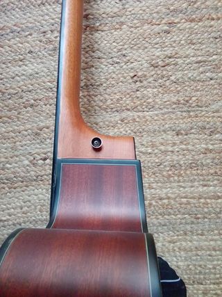 Chitarra acustica