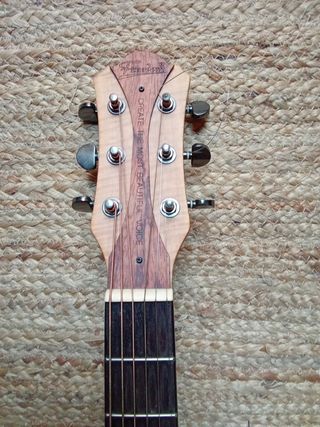 Chitarra acustica