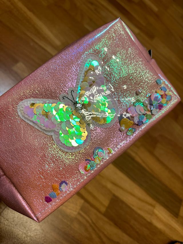 Pochette -Beauty, con farfalla in paillettes
