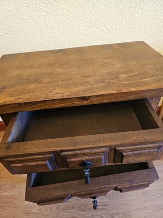 Mesilla rústica de madera