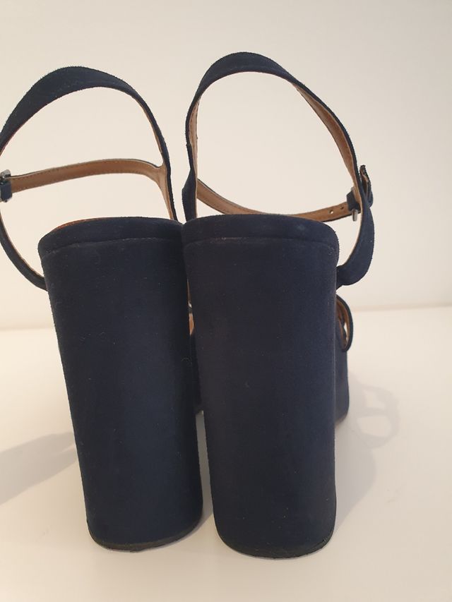 Sandalias Zara ante azul marino