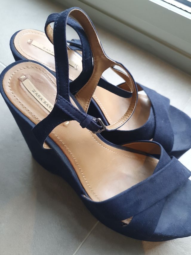 Sandalias Zara ante azul marino