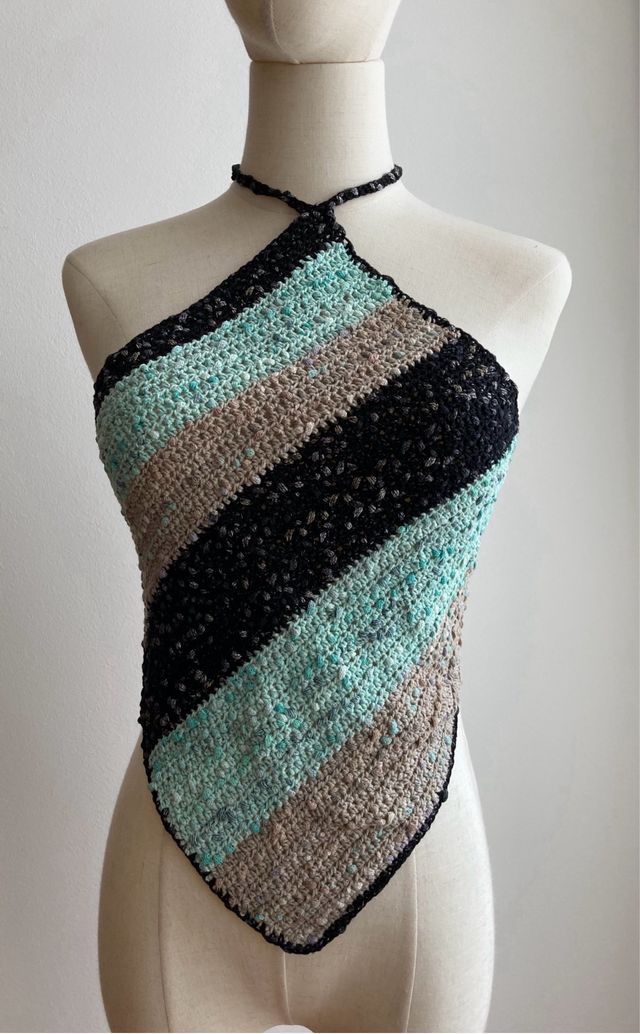 Top estivo a spalle scoperte