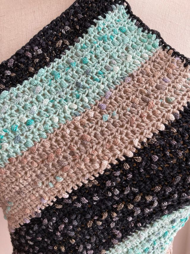 Top estivo a spalle scoperte