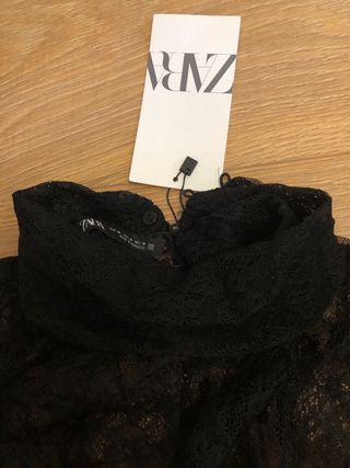 Blusa encaje. Talla M. Zara. A estrenar