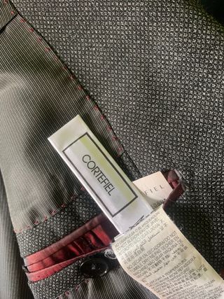 Traje cortefiel talla 40 con camisa y corbata