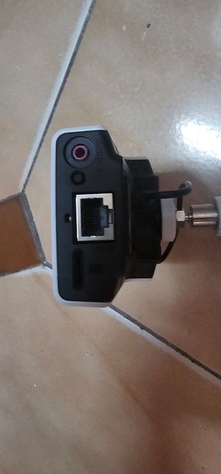 Axis M1135 cámara box