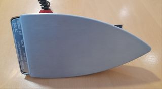 Plancha de viaje Solac, plegable, ligera.