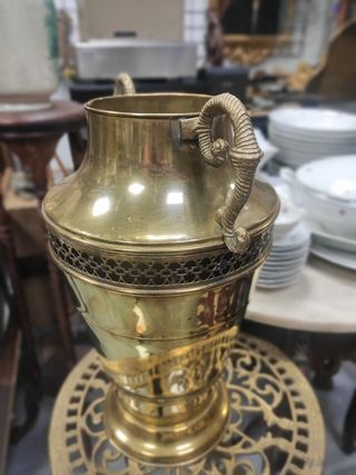 Jarrón Ánfora de Laton.