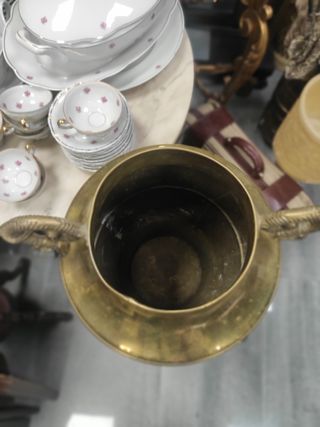 Jarrón Ánfora de Laton.