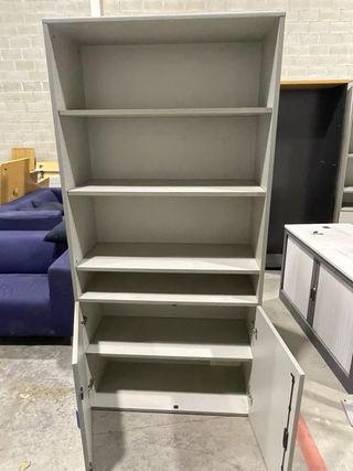 Armario alto oficina baldas y puertas